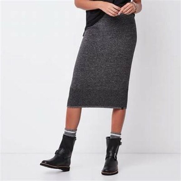 Roots Dresses & Skirts - Roots Stretchy Knit Chalet Pencil midi Skirt sweater skirt cabin mountain vibes